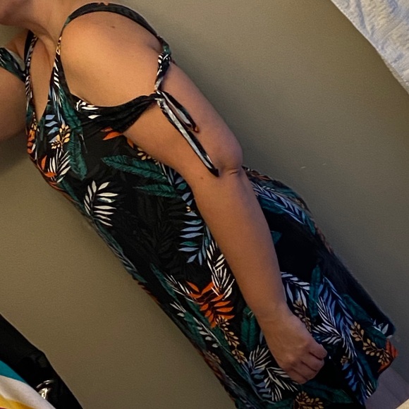 Maurices 24/7 Tropical Floral Dress Large - SOLD - Picture 6 of 6